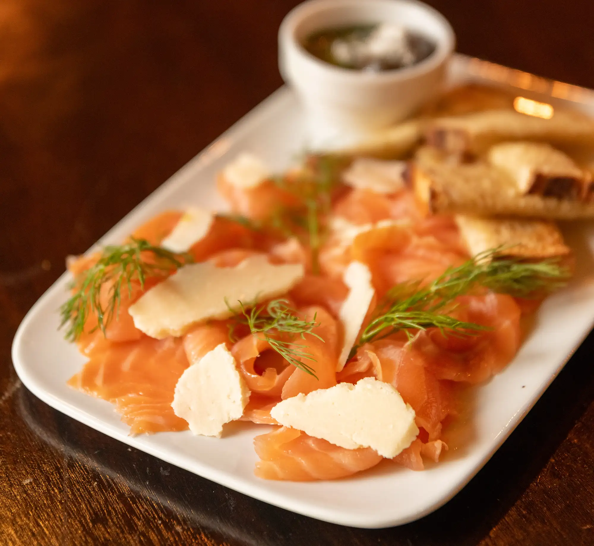 Saumon fumé et pesto d'aneth